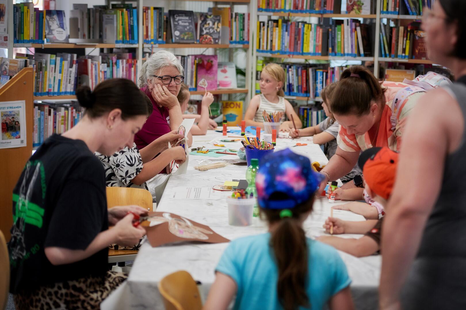 Bibliotheksfest Schönau Bastelangebot