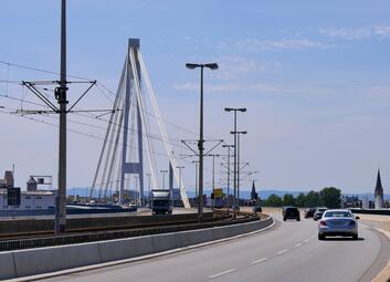 Vergrößerte Ansicht von Kurt-Schumacher-Brücke