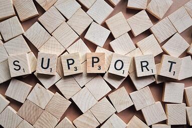 Vergrößerte Ansicht von Wort Support mit Scrabble Steinen geschrieben