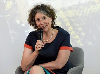 Vergrößerte Ansicht von Umweltbürgermeisterin Prof. Dr. Diana Pretzell 