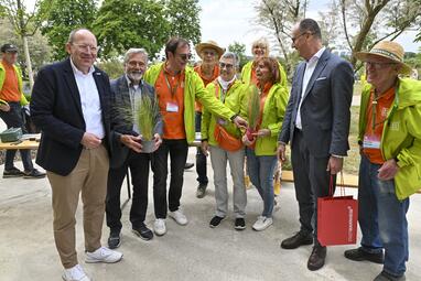 Vergrößerte Ansicht von Wiedereröffnung U Halle (04)