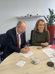 Vergrößerte Ansicht von Vertragsunterzeichnung für Verbund der Universitätsklinika Heidelberg und Mannheim