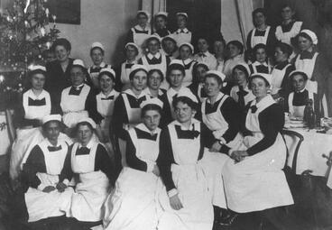 Vergrößerte Ansicht von Im 1. Weltkrieg wird die Elisabethschule als Lazarett genutzt