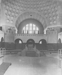 Vergrößerte Ansicht von Frauenschwimmhalle um 1916