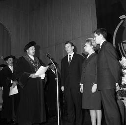 Vergrößerte Ansicht von Immatrikulationsfeier der Wirtschaftshochschule, 1964