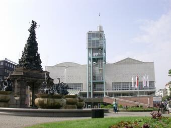 Vergrößerte Ansicht von Paradeplatz mit Blick auf das Stadthaus