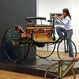 Vergrößerte Ansicht von Karl-Benz-Auto 