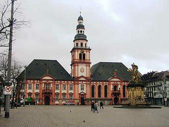 Vergrößerte Ansicht von Marktplatz