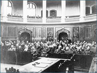 Vergrößerte Ansicht von Im Saal des Kaufhauses werden im Herbst 1849 Revolutionäre abgeurteilt