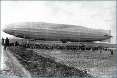 Vergrößerte Ansicht von 1911 - startet das Luftschiff SL von Rheinau zum ersten Probeflug