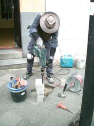 Vergrößerte Ansicht von Stolpersteine Verlegerunde März 2010