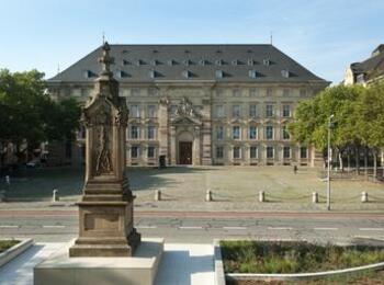 Ehrenhof Außenansicht