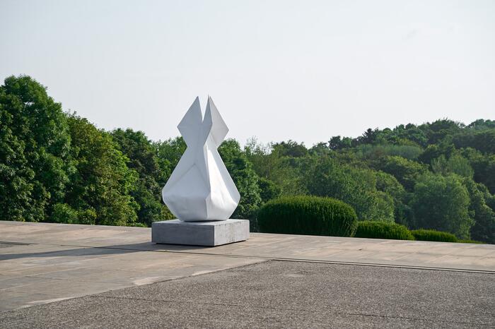 Monument Paperbomb im Elsass