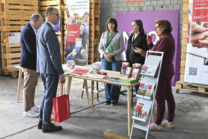 Wiedereröffnung U Halle (02)